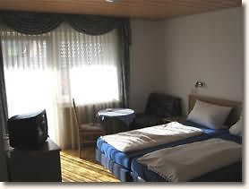 Frankischer Landgasthof Hotel Uettingen Kamer foto