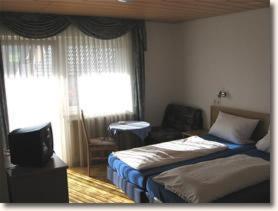 Frankischer Landgasthof Hotel Uettingen Kamer foto